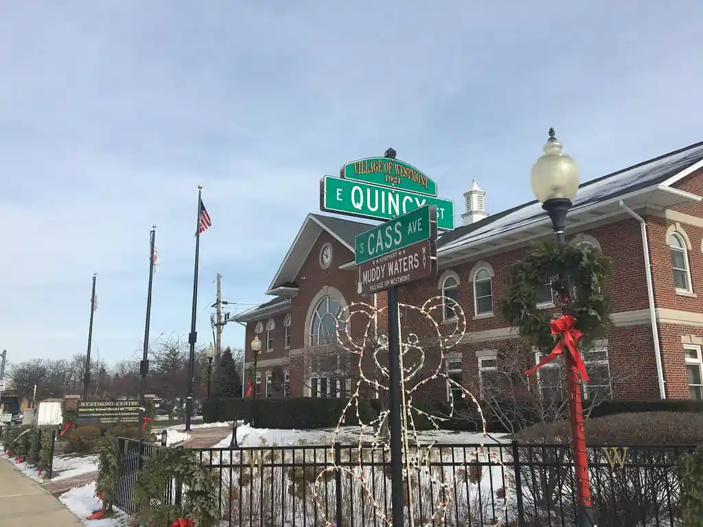 Cass Avenue, Westmont