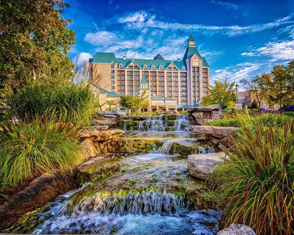 Chateau On The Lake Resort Spa