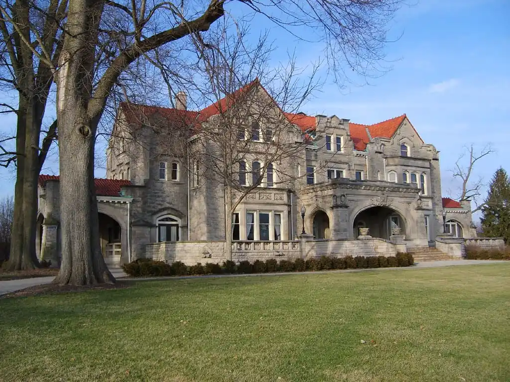 Minnetrista, Elizabeth Ball Center