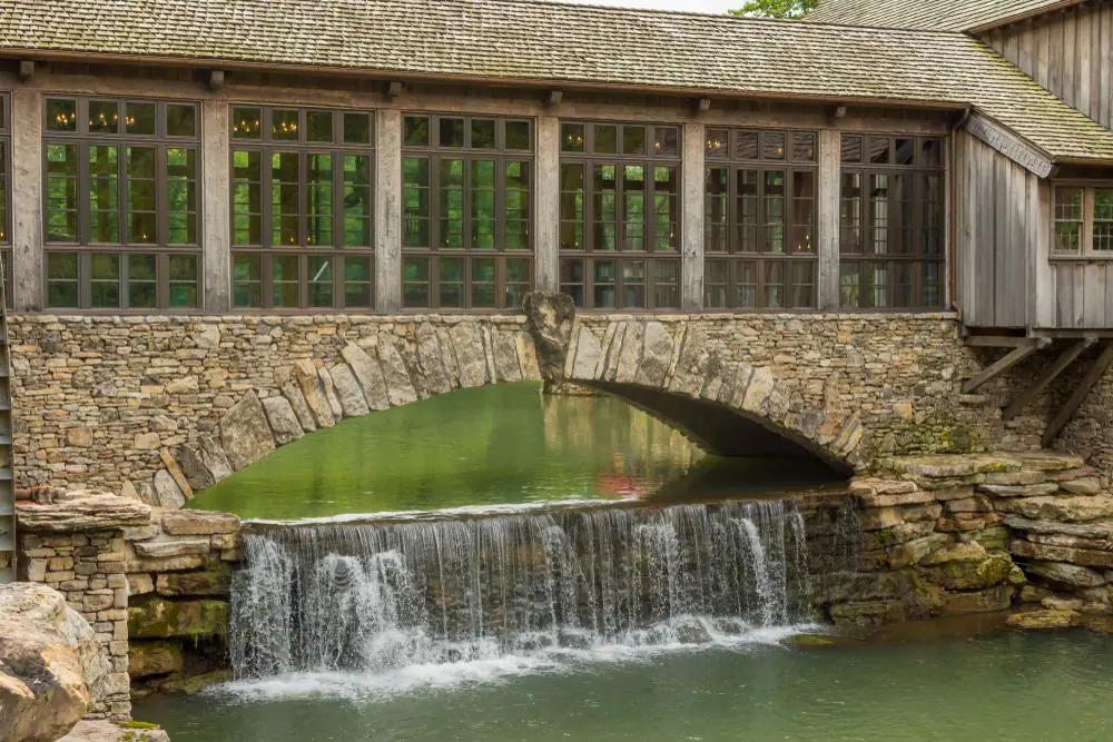 Dogwood Canyon, Lampe