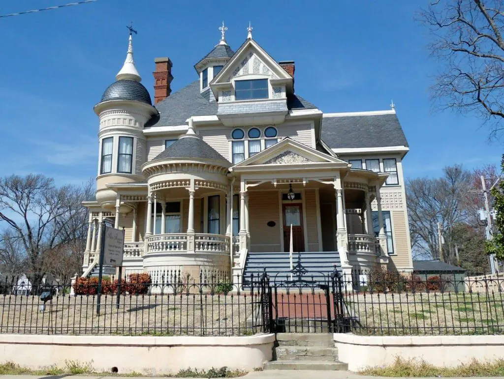 Pillow Thompson House