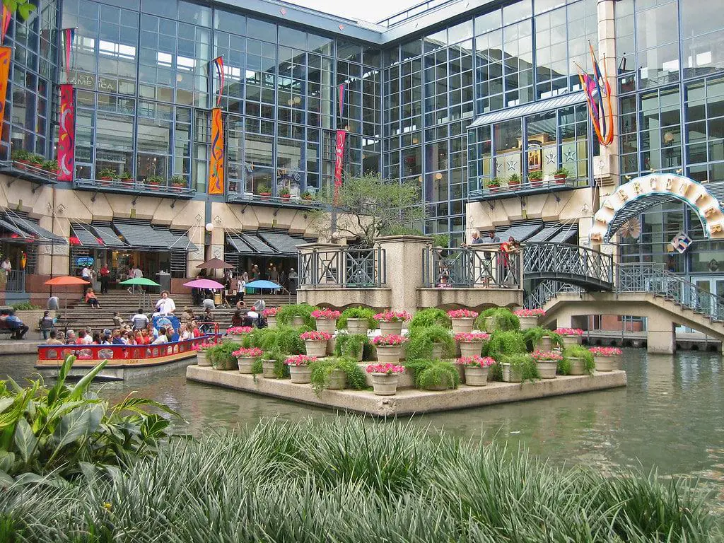 Shops at Rivercenter, San Antonio