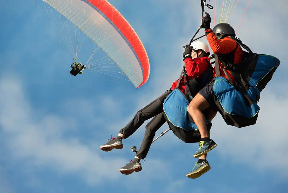 tandem paragliding