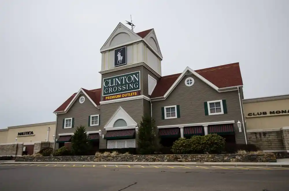 Clinton Crossing Premium Outlet
