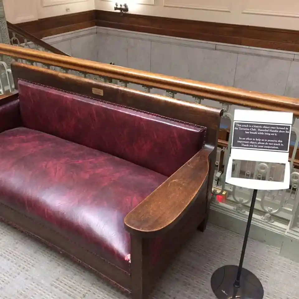 Hannibal Hamlinβs Death Sofa