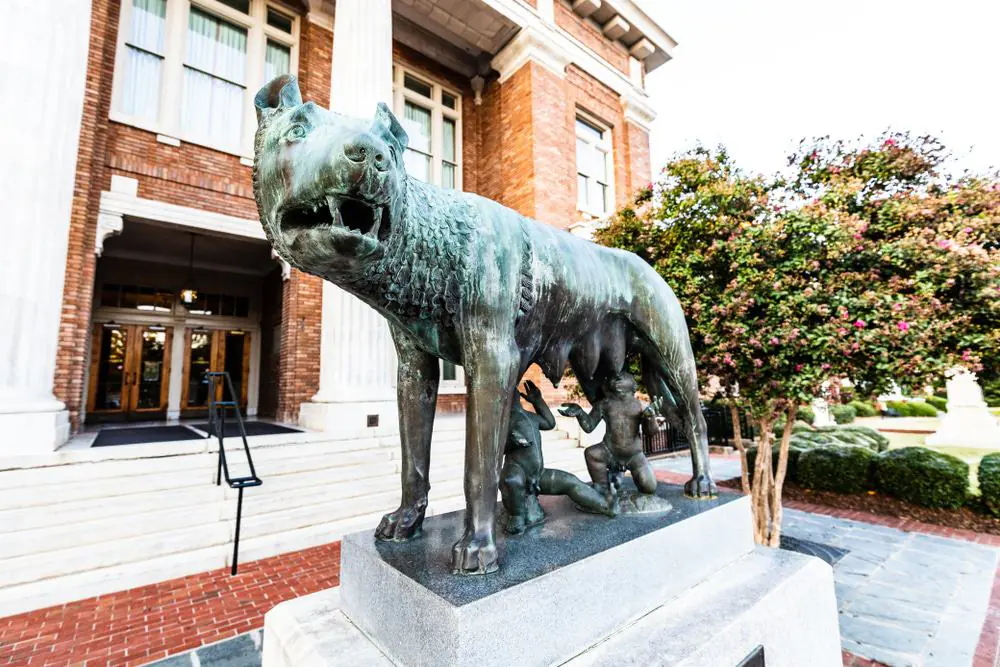 Statue of Romulus and Remus