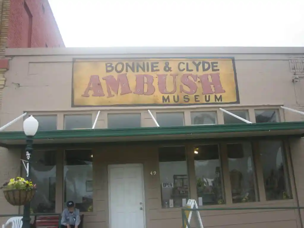 Bonnie and Clyde Ambush Museum