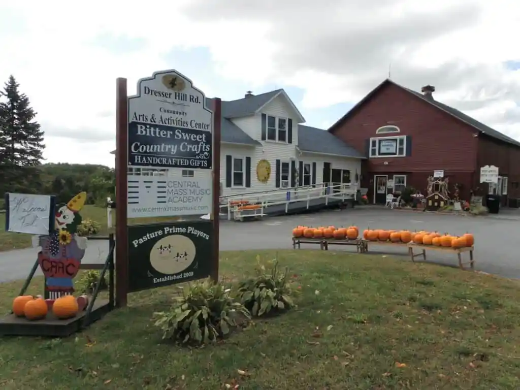 Charlton Arts & Activities Center