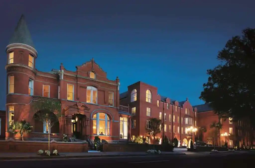 Mansion On Forsyth Park, Autograph Collection