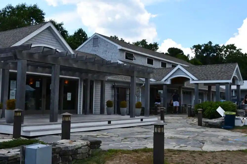 Stonington Vineyards