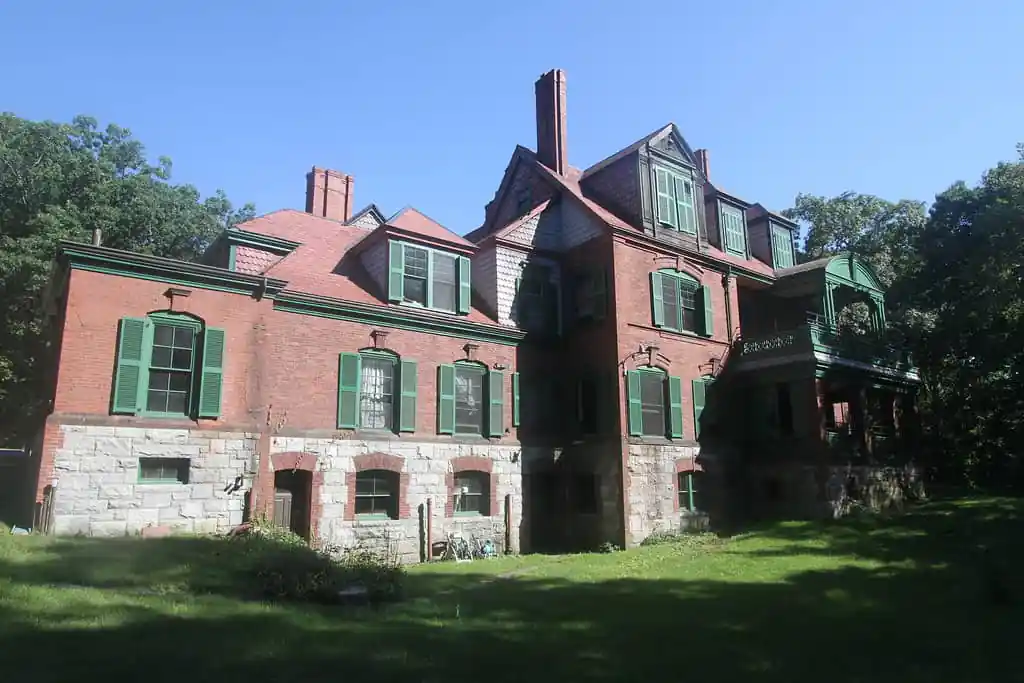 Brooks Estate