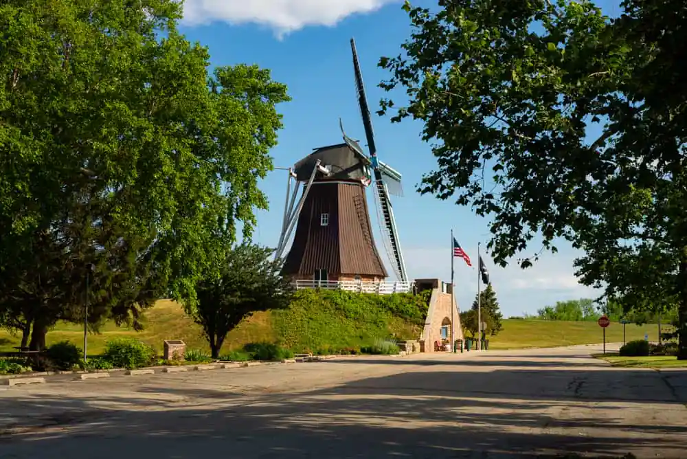 Fulton โde Immigrantโ Windmill