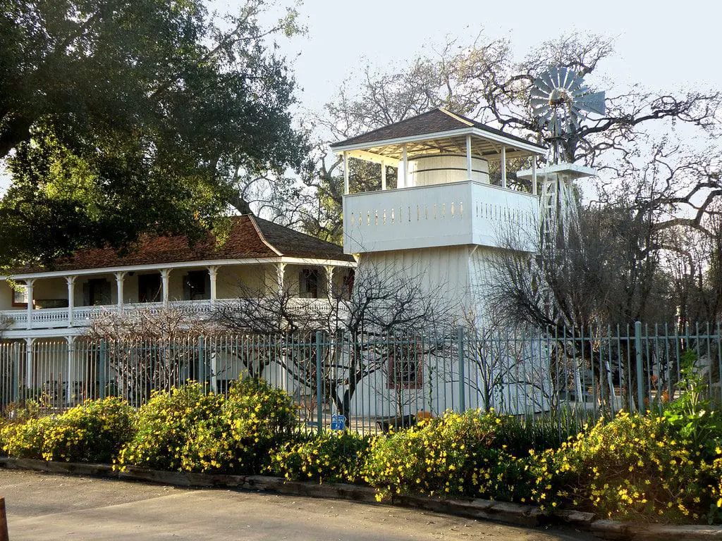 Leonis Adobe Museum