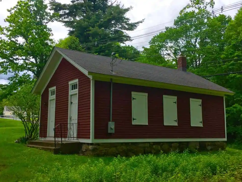 New Fairfield Historical Society, Little Red Schoolhouse
