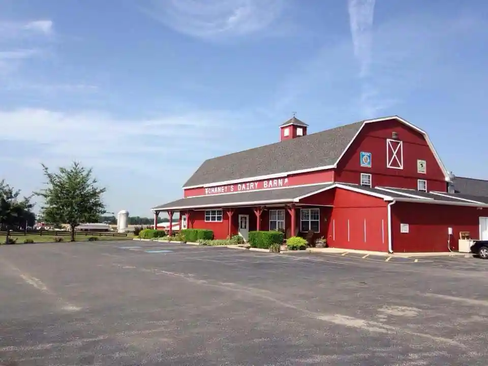 Chaneyβs Dairy Barn