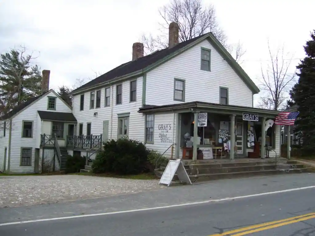 Grayโs General Store