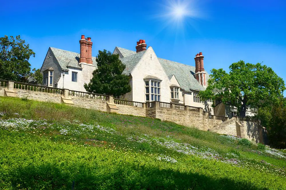 Greystone Mansion and Park