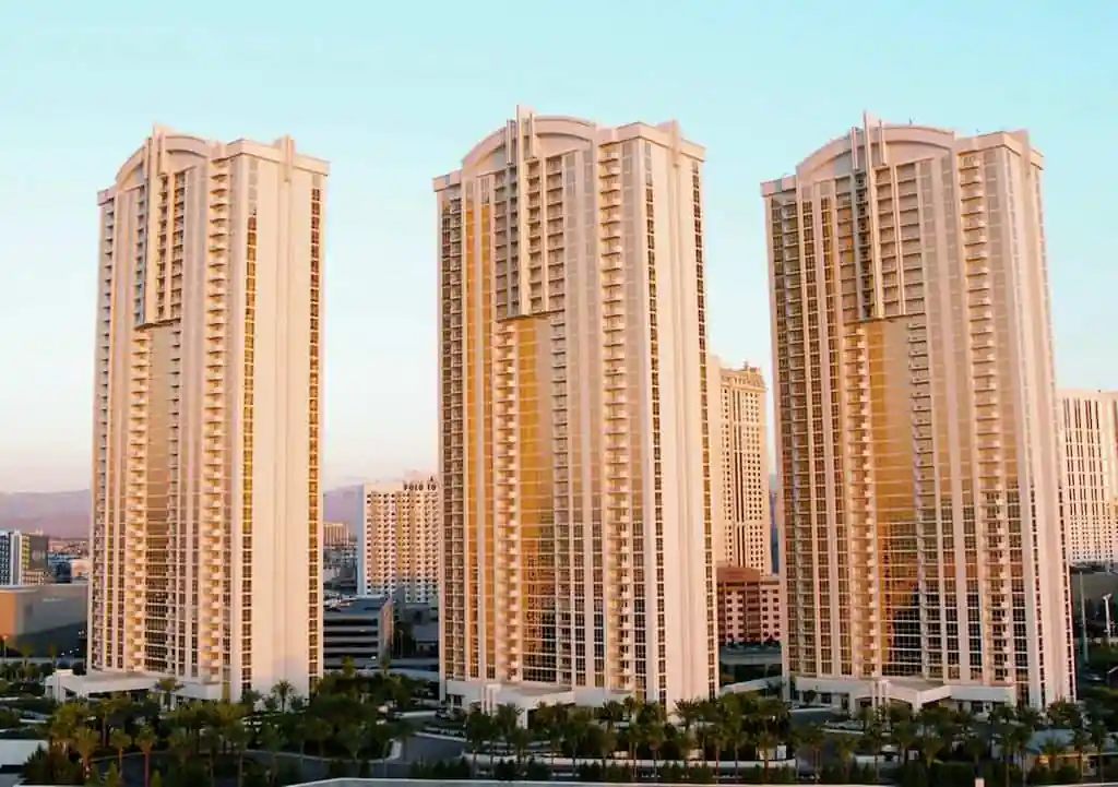Condo Hotel Jet Luxury at Signature
