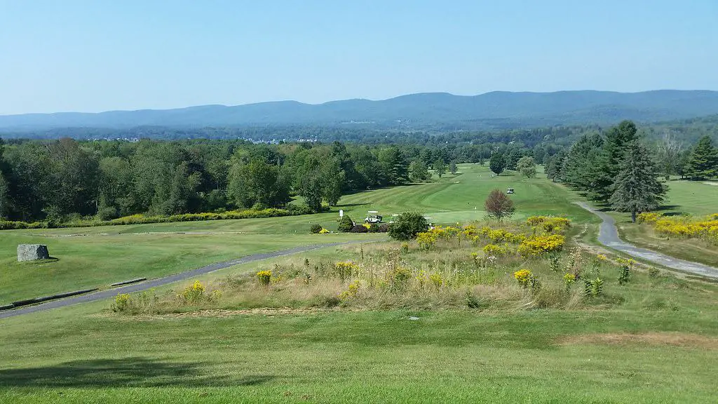 Shaker Hills Country Club
