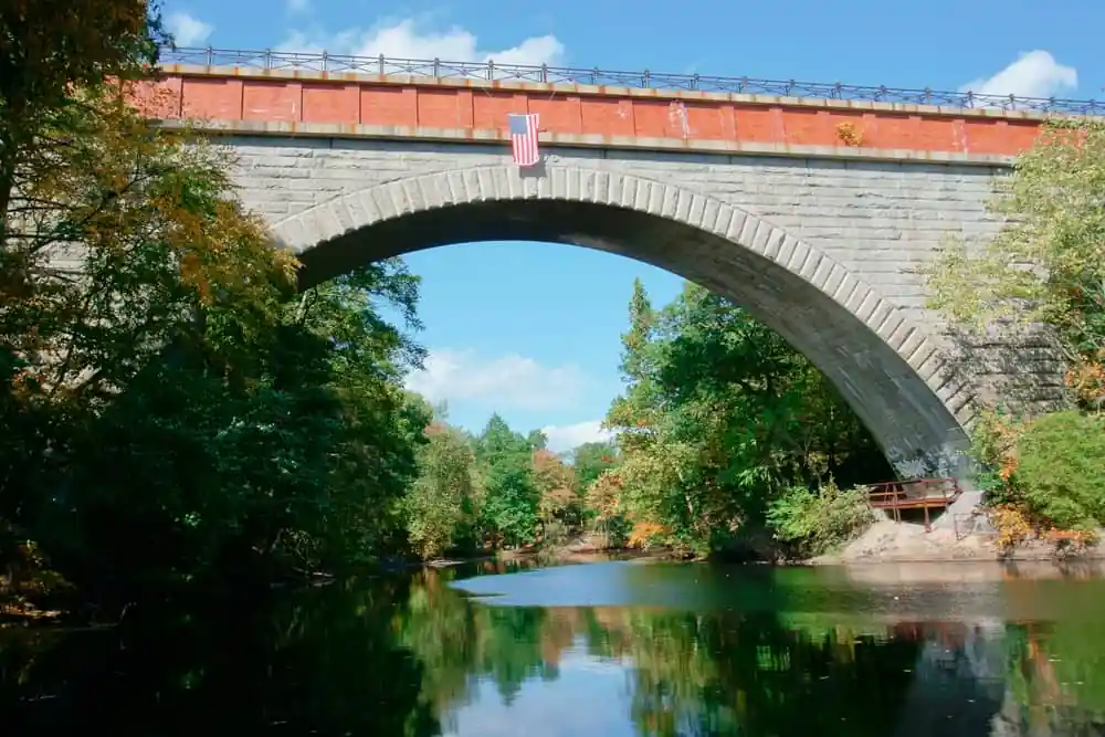 Echo Bridge