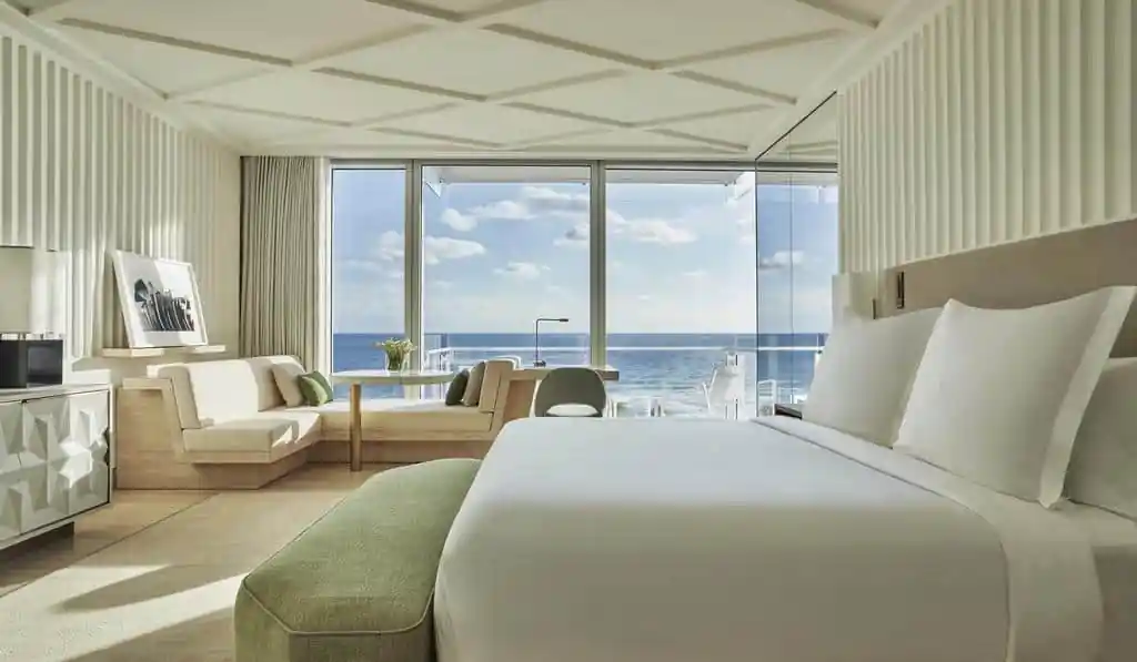 Four Seasons Hotel At The Surf Club
