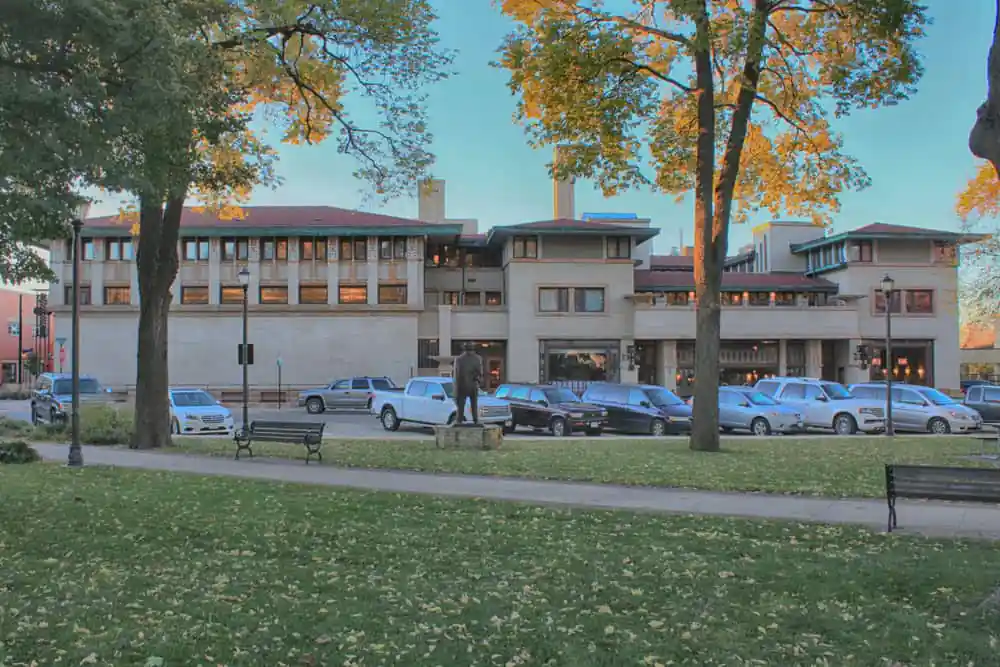 Historic Park Inn Hotel & City National Bank