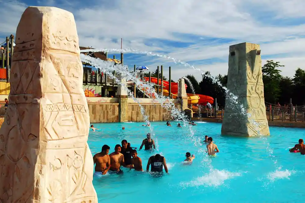 Hurricane Harbor, Agawam