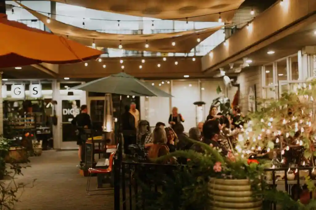 La Mo Restaurant and Cafe