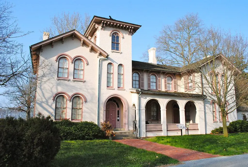 Governor Ross Mansion