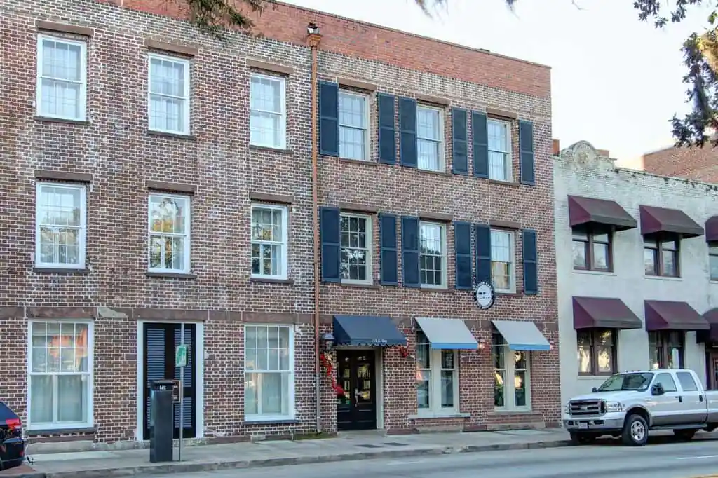 The Suites At Bay