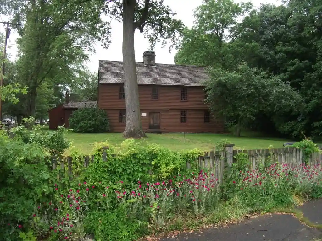 Deacon John Grave House