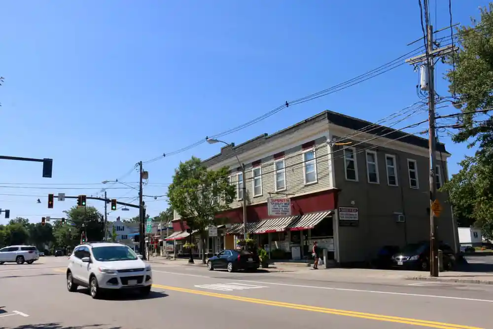 Holliston Superette