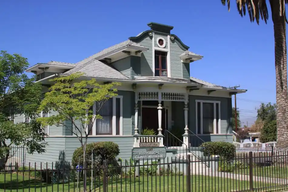 Historical Glass Museum