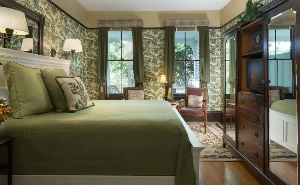 Azalea Inn Villas