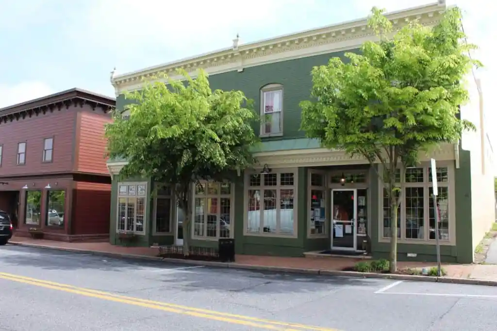 Irish Eyes Pub & Restaurant