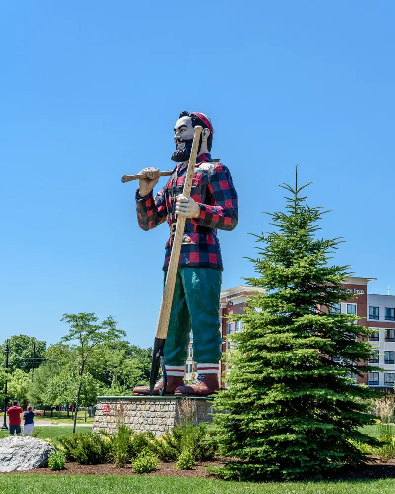 Paul Bunyan Statue