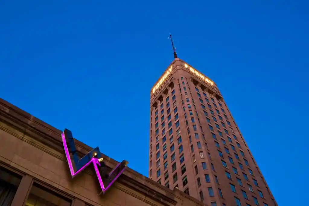 W Minneapolis – The Foshay