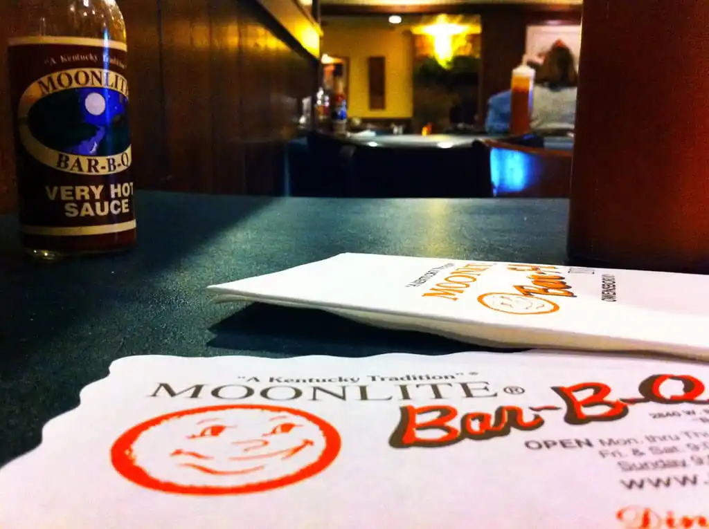Moonlite Bar-B-Q Inn