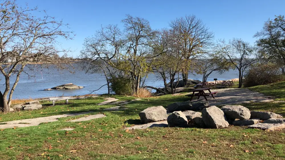 Chaffinch Island Park