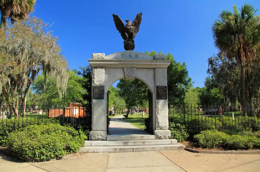 Old Colonial Cemetery