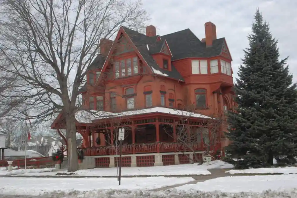 George M. Curtis Mansion