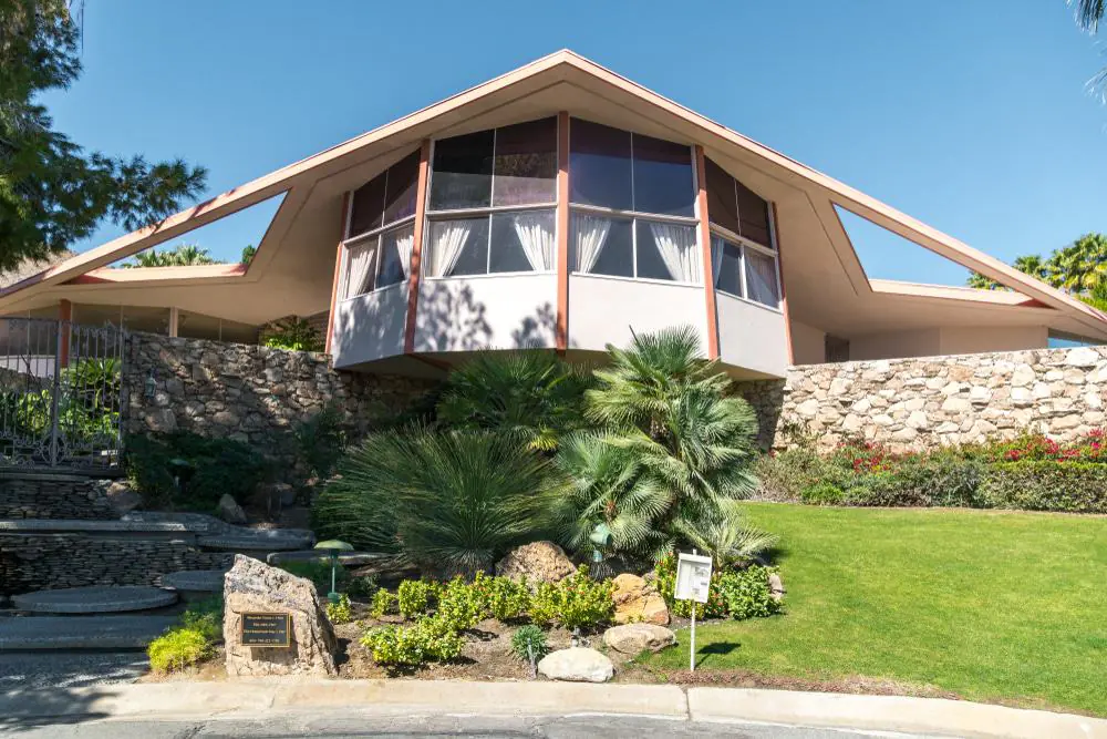 Elvis Honeymoon Hideaway